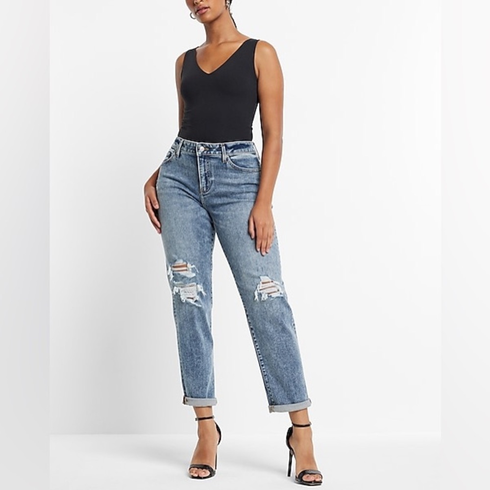 Express Boyfriend Mid Rise Distressed Stone Wash Jeans Women’s Size 10